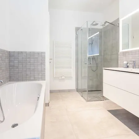 Vogue - 8 Apartment *